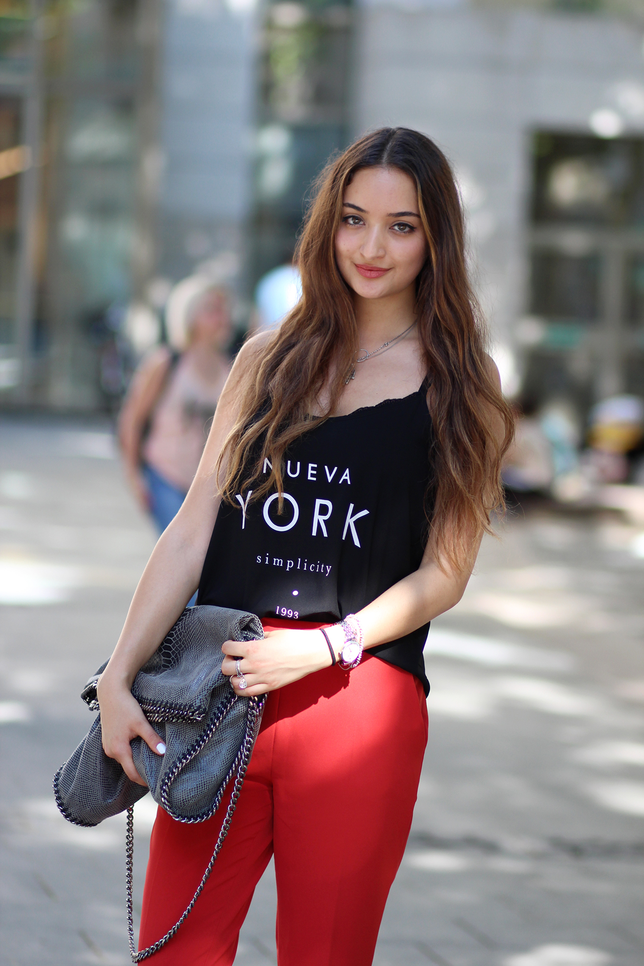 Red_pants_Cami
