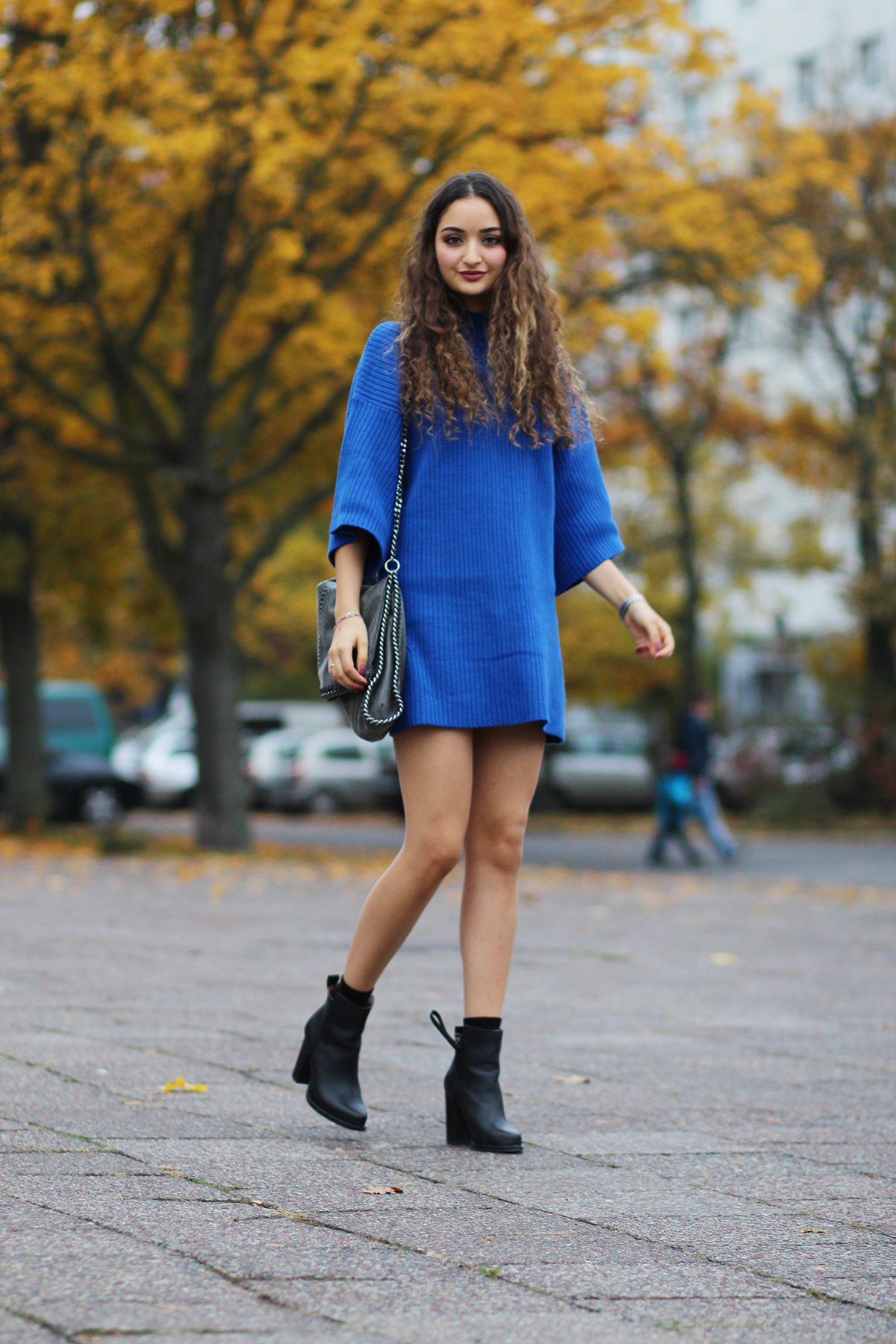 Blue_dress2